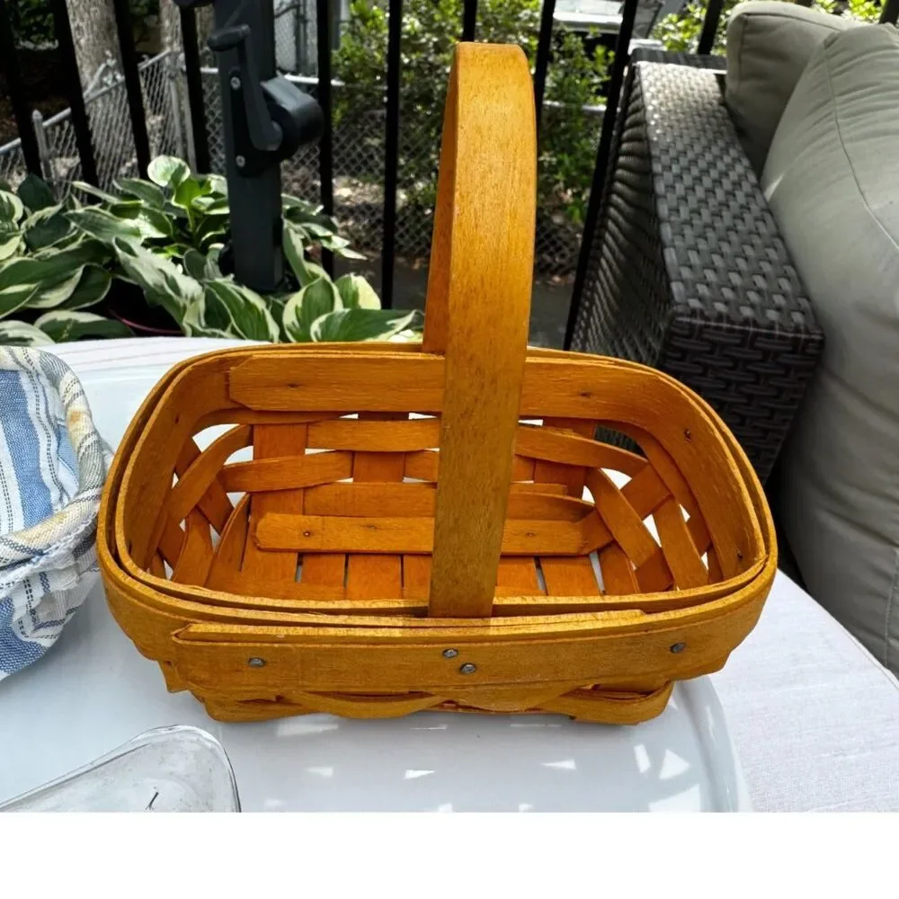 Vintage Longaberger Basket; small; with liner and plastic insert